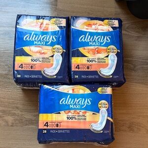 Always Maxi Pads Bundle size 4 overnight